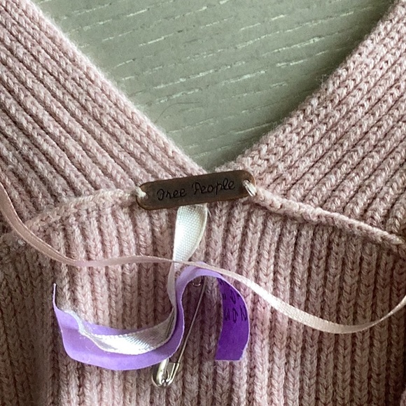 Free People long sleeve sweater, blush color, SZ M, EUC, worn 3-4 times - Picture 2 of 3